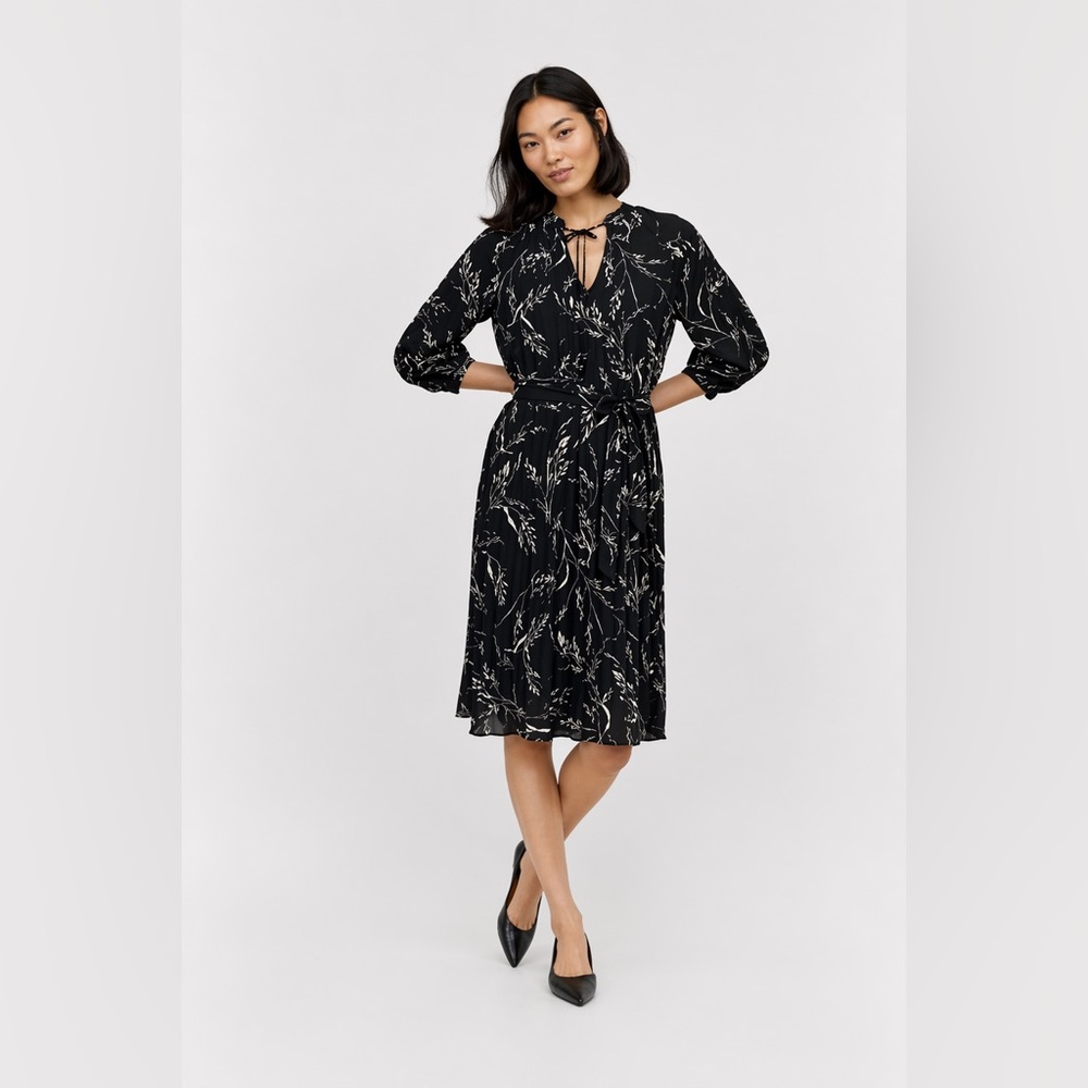🎄FIRM PRICE🎄H&M pleated wrap dress